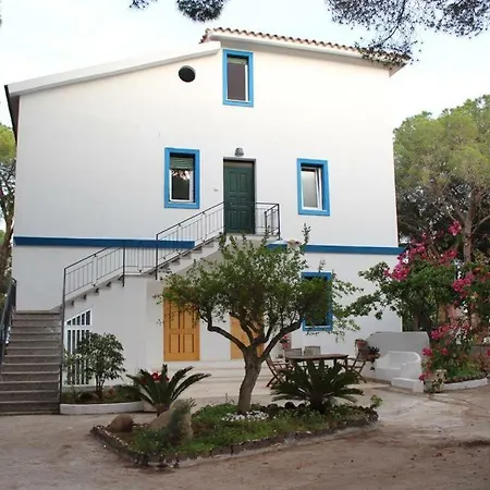 B. Calaliberotto Holiday home *